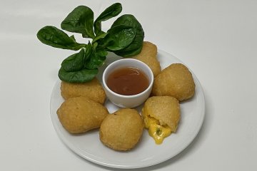 6 Chili Cheese Nuggets 